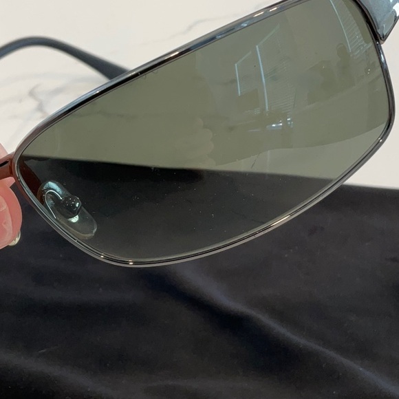 Like new Ray-Ban polarized sunglasses - Picture 6 of 6